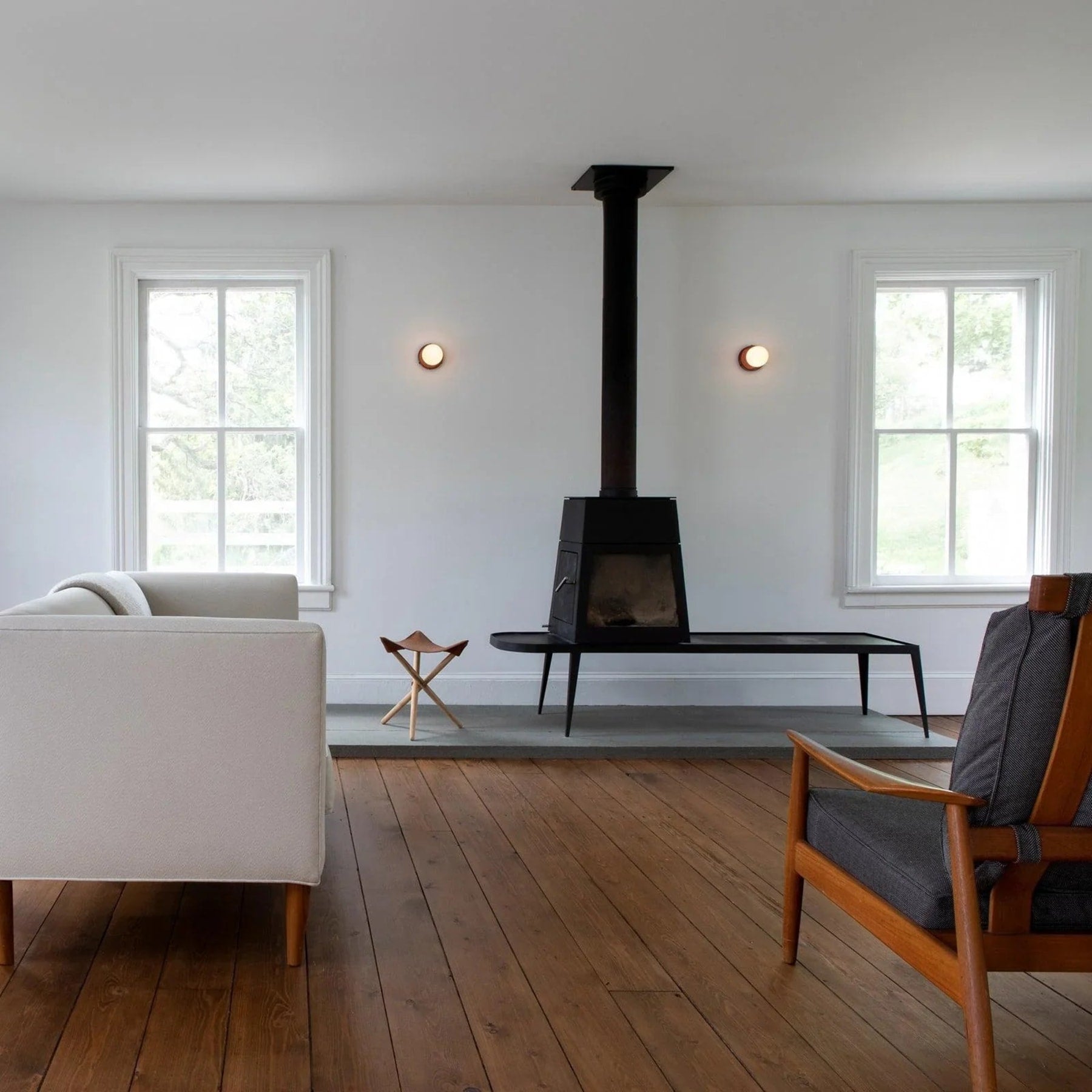 Minimalist Metal Glass Wall Light With Warm White Glow — Greenwich Home & Living