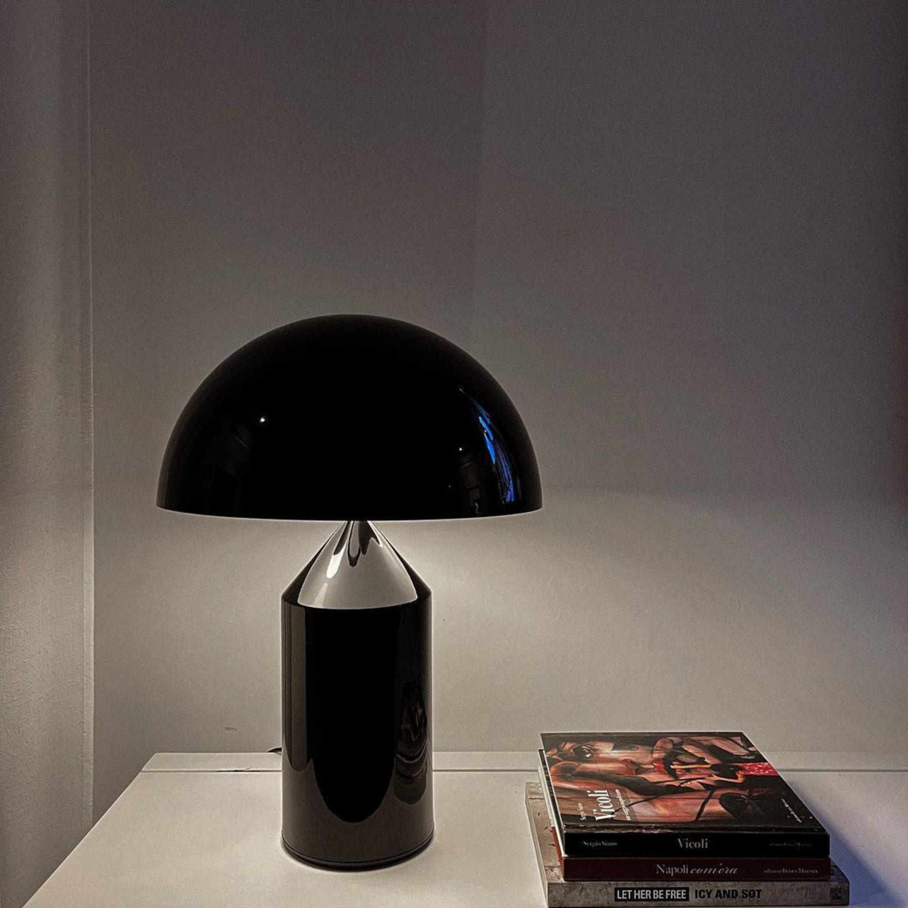 Modern Metal Table Lamp With Adjustable Color Temperature — Greenwich Home & Living