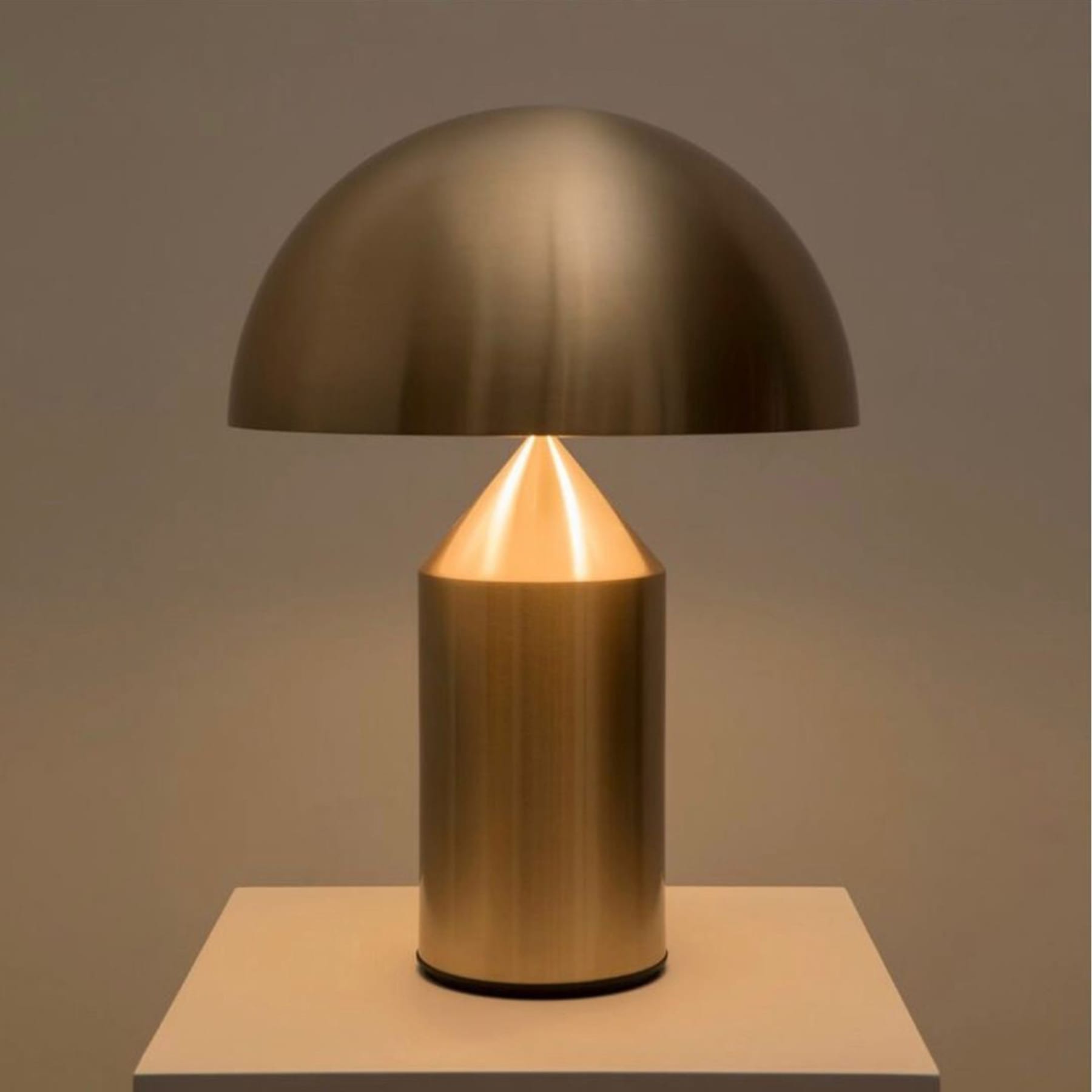 Modern Metal Table Lamp With Adjustable Color Temperature — Greenwich Home & Living